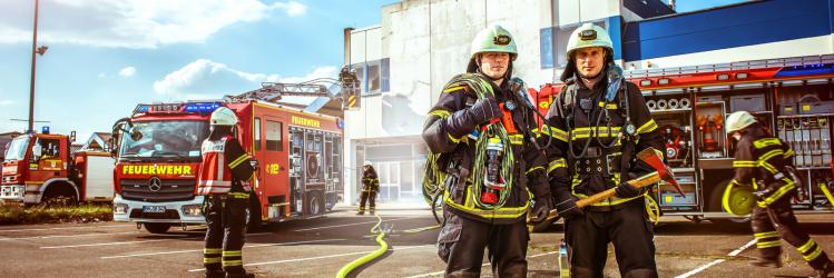 Feuerwehr Dachaufsetzer FEUERWEHR IM EINSATZ leuchtrot 